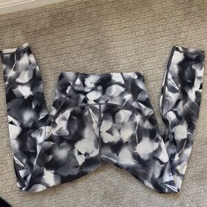 Lululemon Align Pant Black Gray Abstract Print Nulu High Rise SZ 4